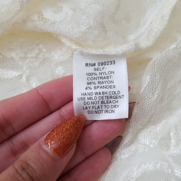 Lace top! - Picture 6 of 6